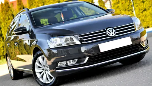 VOLKSWAGEN Passat -