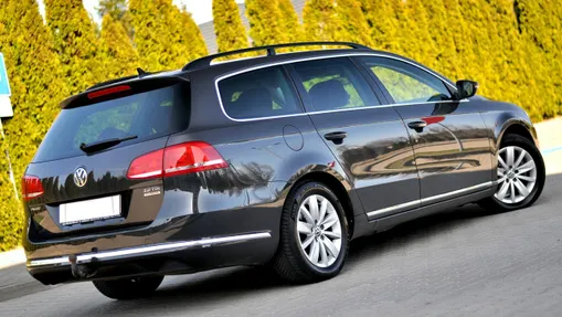 VOLKSWAGEN Passat -