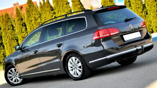 VOLKSWAGEN Passat -