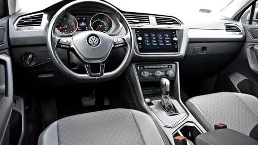 VOLKSWAGEN Tiguan -