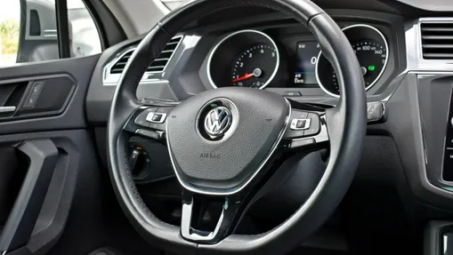 VOLKSWAGEN Tiguan -