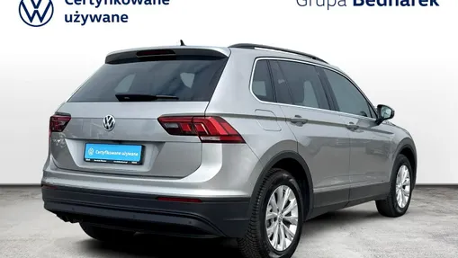 VOLKSWAGEN Tiguan -