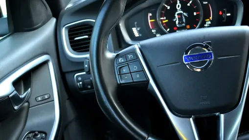 VOLVO V60 -