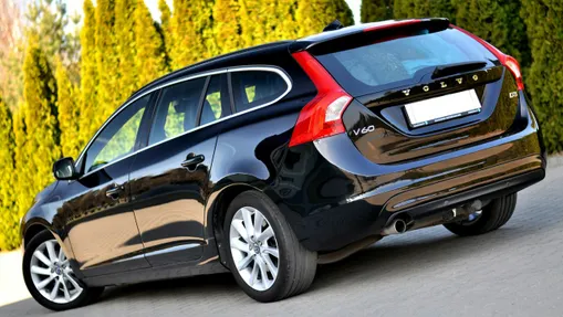 VOLVO V60 -