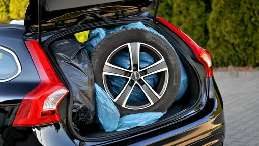 VOLVO V60 -