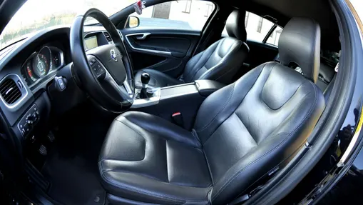 VOLVO V60 -