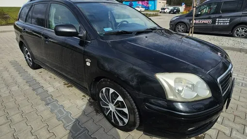 TOYOTA Avensis -