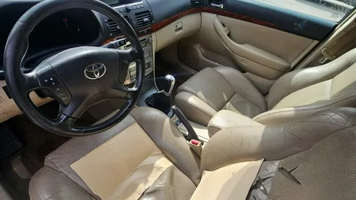 TOYOTA Avensis -