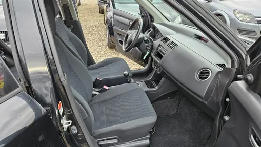 SUZUKI Swift -