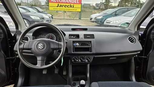 SUZUKI Swift -