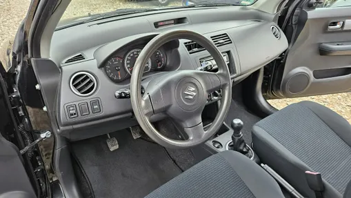 SUZUKI Swift -