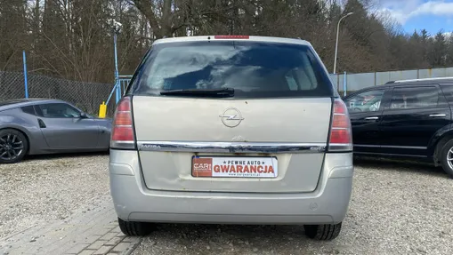 OPEL Zafira -