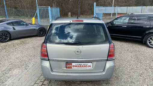OPEL Zafira -