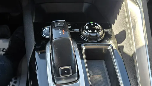 PEUGEOT 3008 -
