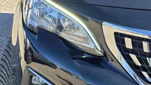PEUGEOT 3008 -