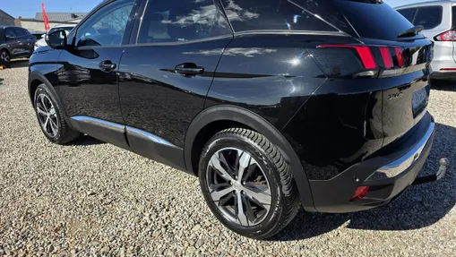 PEUGEOT 3008 -
