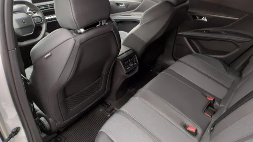 PEUGEOT 3008 -