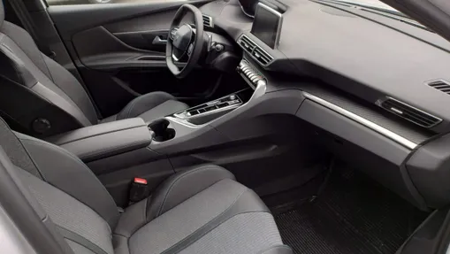 PEUGEOT 3008 -