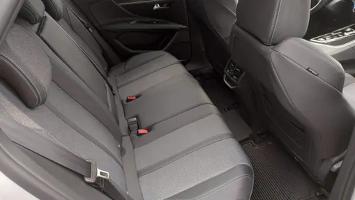 PEUGEOT 3008 -