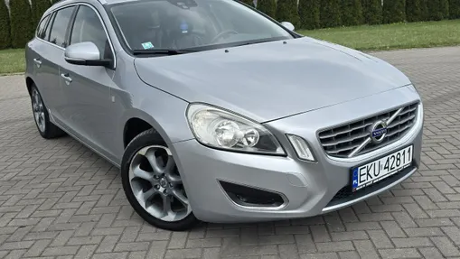 VOLVO V60 -