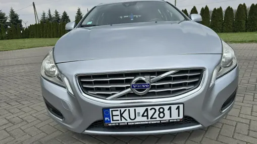 VOLVO V60 -