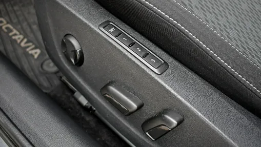 SKODA Octavia -