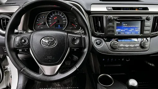TOYOTA RAV4 -