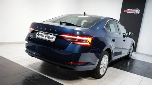 SKODA Superb -