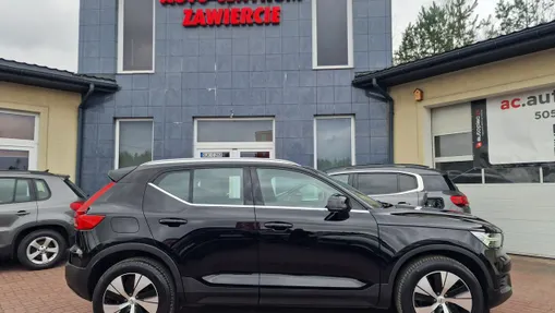 VOLVO XC40 -