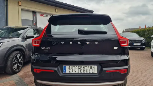 VOLVO XC40 -