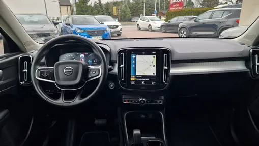 VOLVO XC40 -