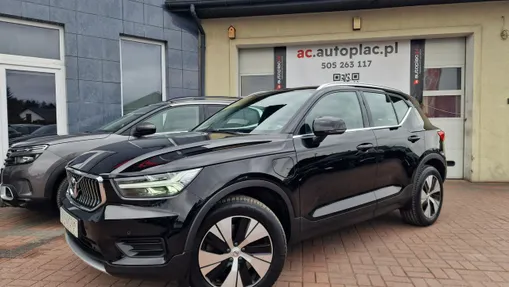 VOLVO XC40 -