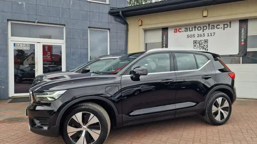 VOLVO XC40 -