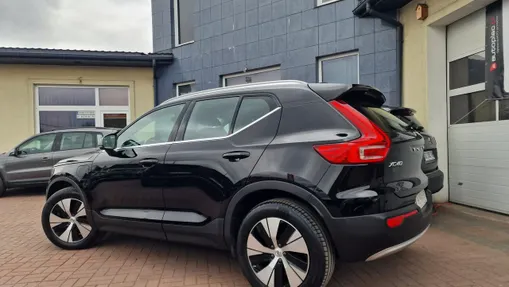 VOLVO XC40 -
