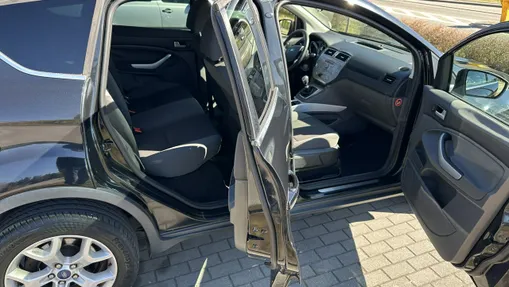 FORD Kuga -