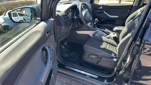 FORD Kuga -