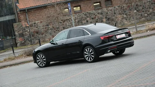AUDI A4 -