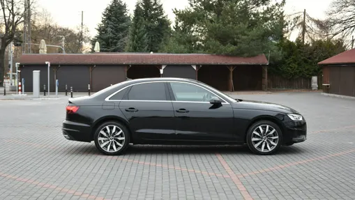 AUDI A4 -