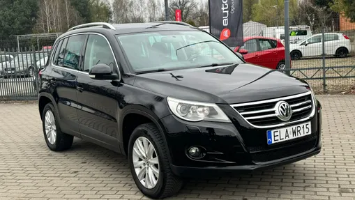VOLKSWAGEN Tiguan -