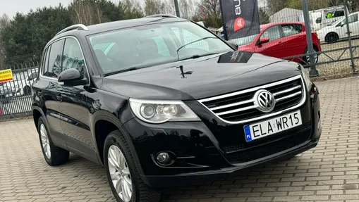 VOLKSWAGEN Tiguan -
