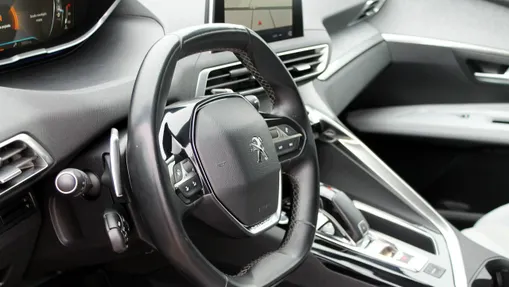 PEUGEOT 5008 -