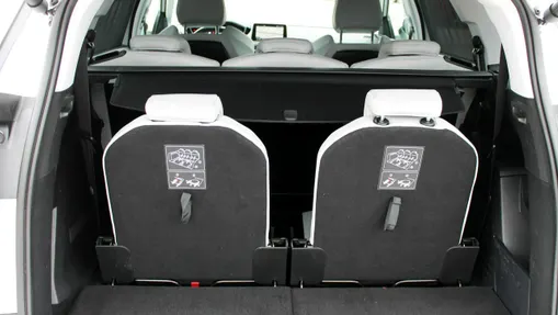 PEUGEOT 5008 -