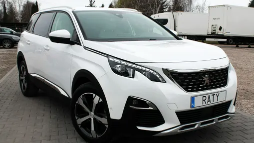 PEUGEOT 5008 -