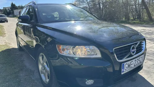 VOLVO V50 -