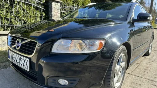 VOLVO V50 -