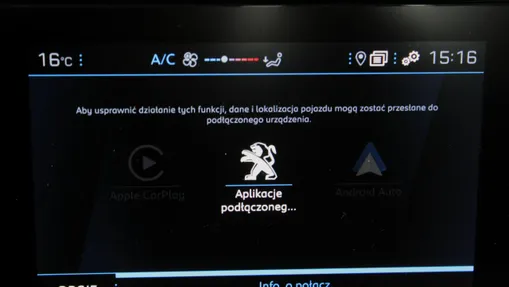 PEUGEOT 208 -
