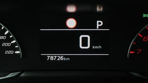 PEUGEOT 208 -