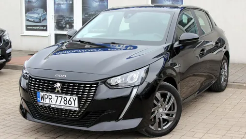 PEUGEOT 208 -