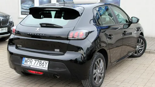 PEUGEOT 208 -