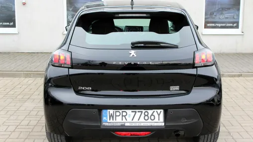 PEUGEOT 208 -